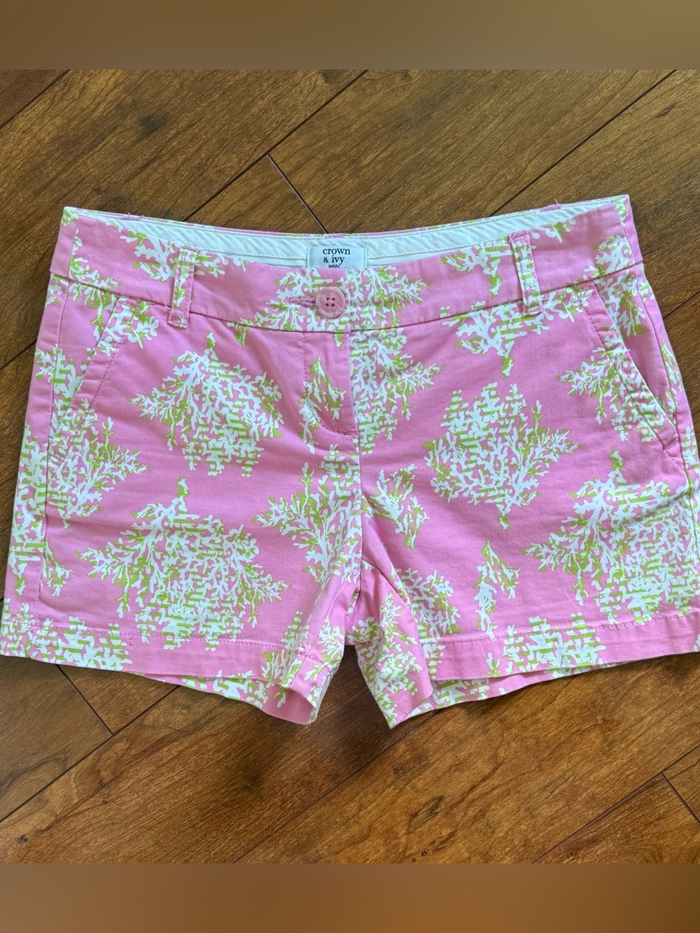 Crown & Ivy Preppy Pink Print Shorts - Size 2 Petite
